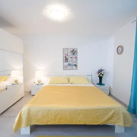Dea Apartment Split