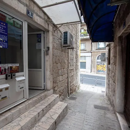 ディー アパート スプリト